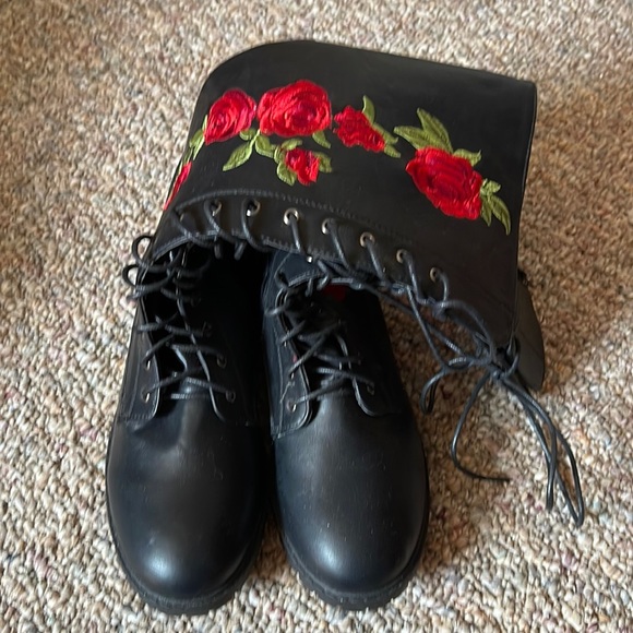 Forever 21 Shoes - Forever 21 combat boots